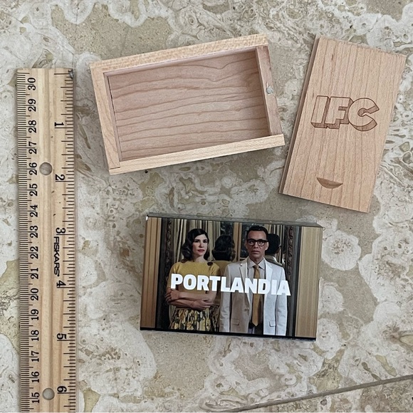 NWOT Portlandia Branded Wooden Holder - Picture 2 of 7
